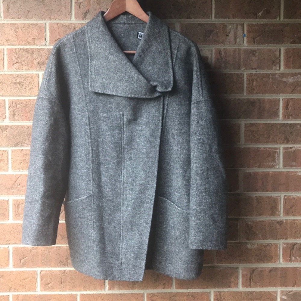 Zara Handmade Grey Sweater-Jacket. - Picture 2 of 7